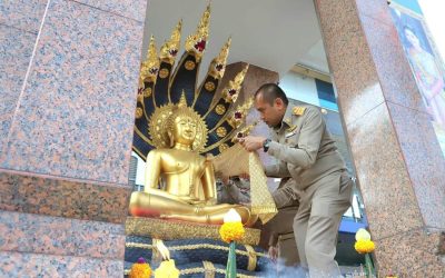 พิธีสักการะและเปลี่ยนผ้าองค์พระพุทธรัชธรรมาภิบาลนครรังสิต